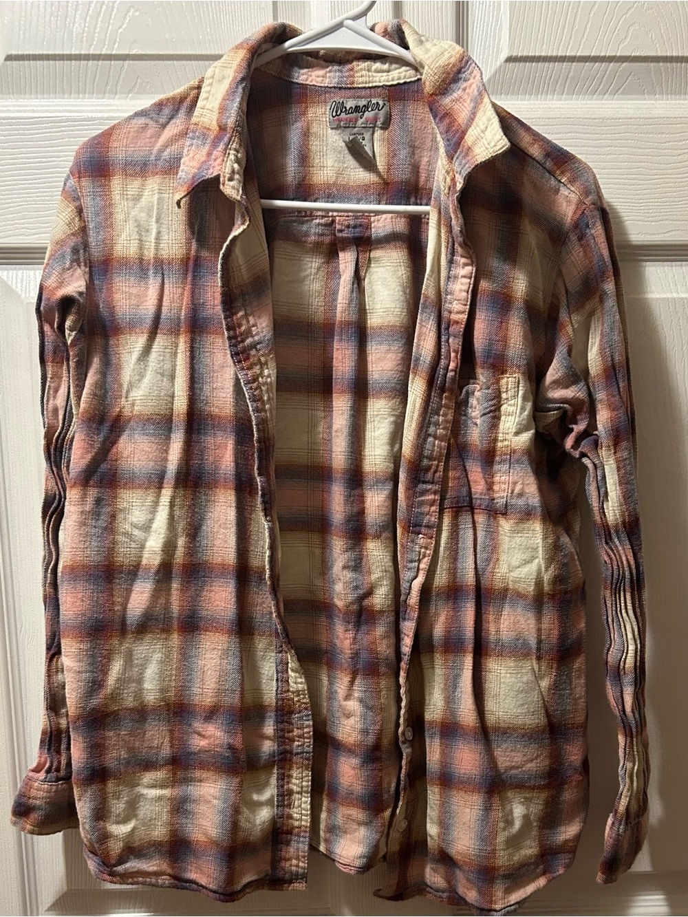 Wrangler Lightweight Plaid Shirt size L in Cream & Rust